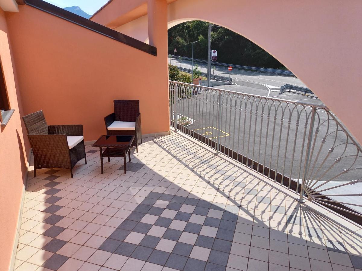 Hotel Ristorante Villa Terry Lauria Inferiore Kültér fotó