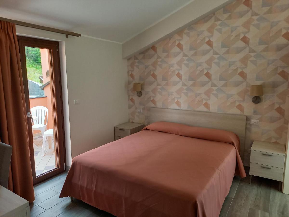 Hotel Ristorante Villa Terry Lauria Inferiore Szoba fotó