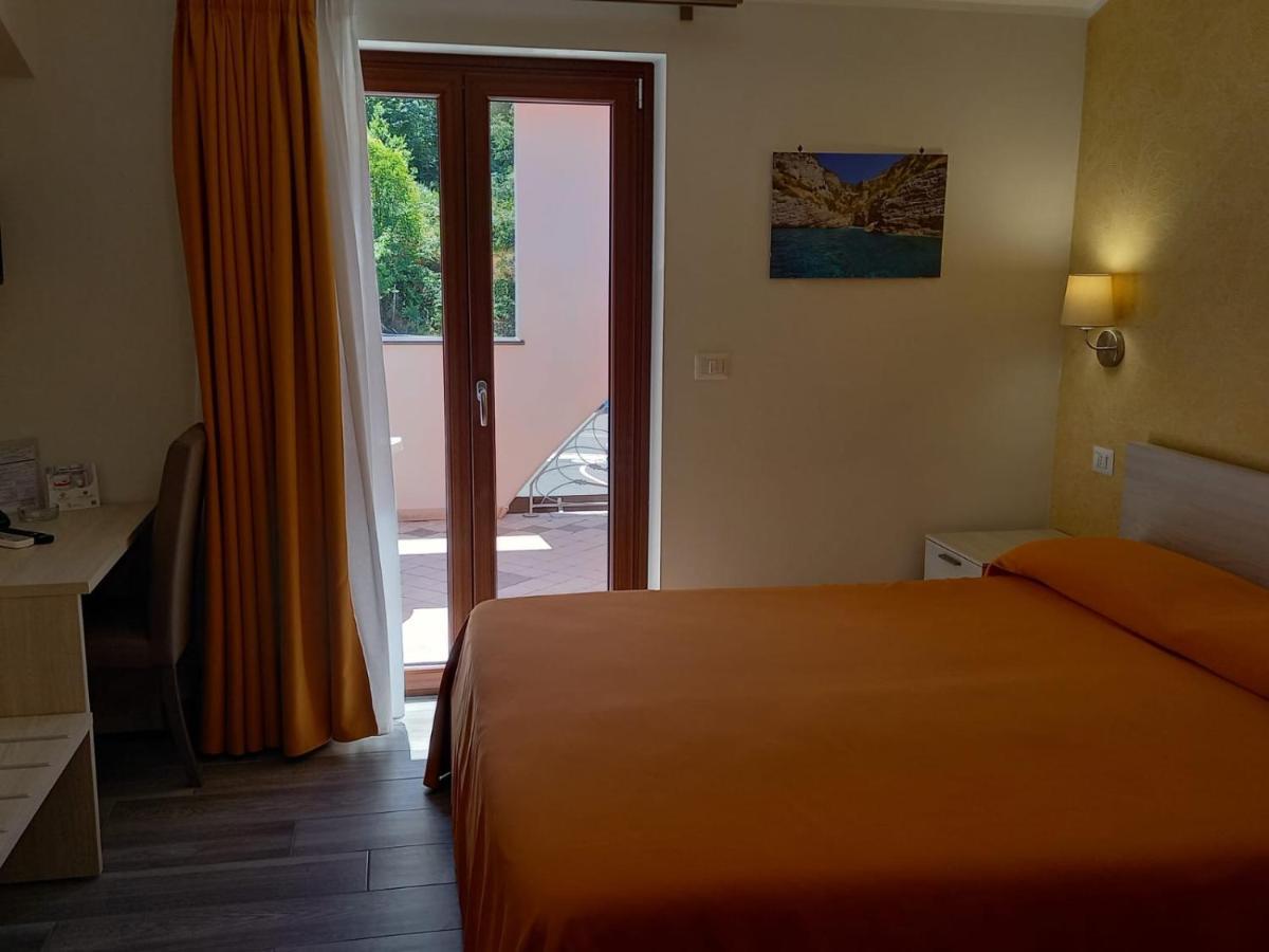 Hotel Ristorante Villa Terry Lauria Inferiore Kültér fotó